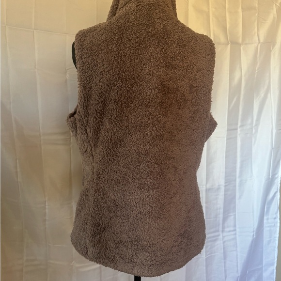 Patagonia Women's Taupe Fleece Vest - Picture 3 of 5